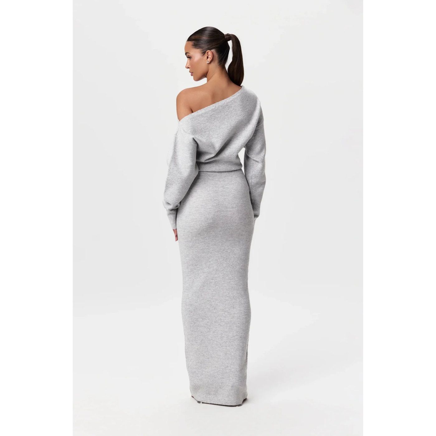 CLAUDIA - Sukienka Swetrowa Maxi – Elegancja i Komfort w Jednym